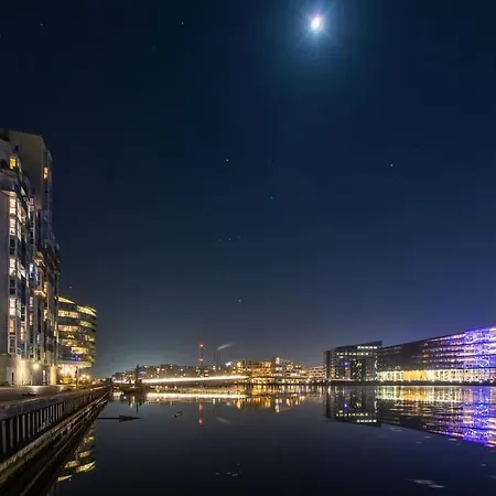 Exclusive Waterfront - 12th Floor *
