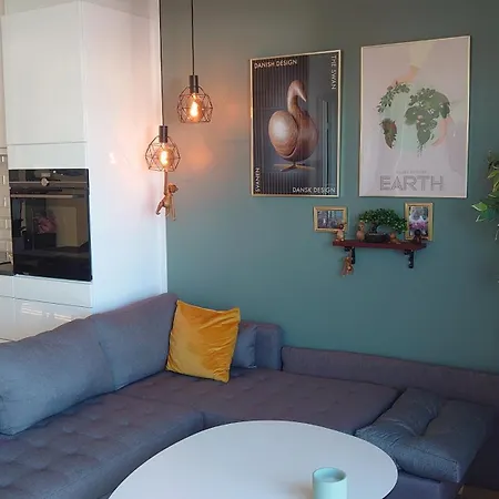 Exclusive Waterfront - 12th Floor Apartment *